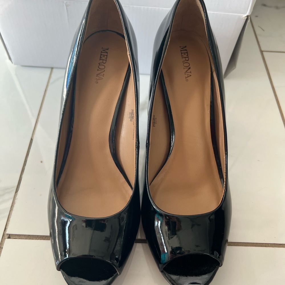 Women’s Shiny Black Merona high heels open-toed. Size 8. - Picture 4 of 5